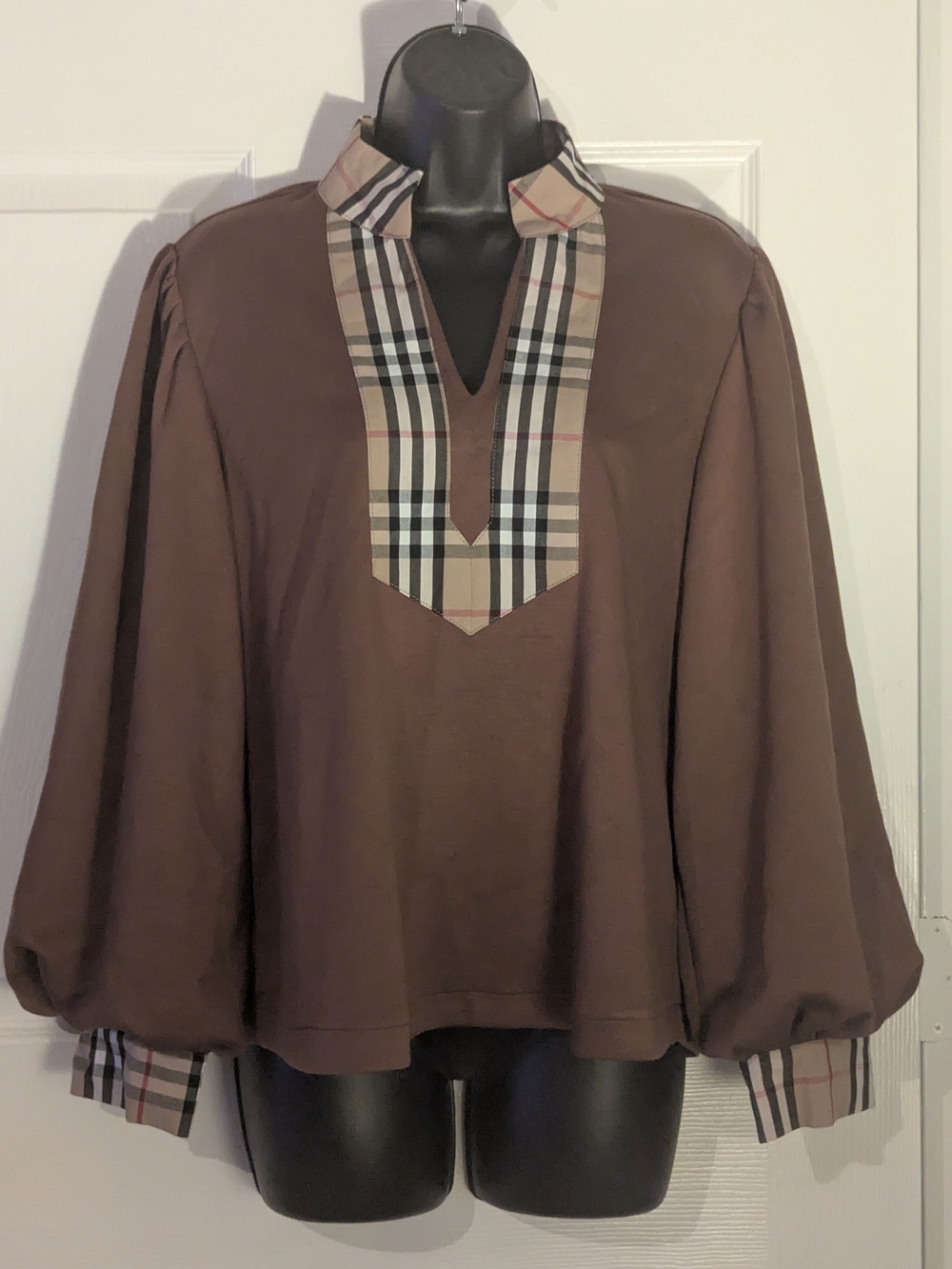 JODIFL Brown Plaid Contrast Knit Top Balloon Sleeves